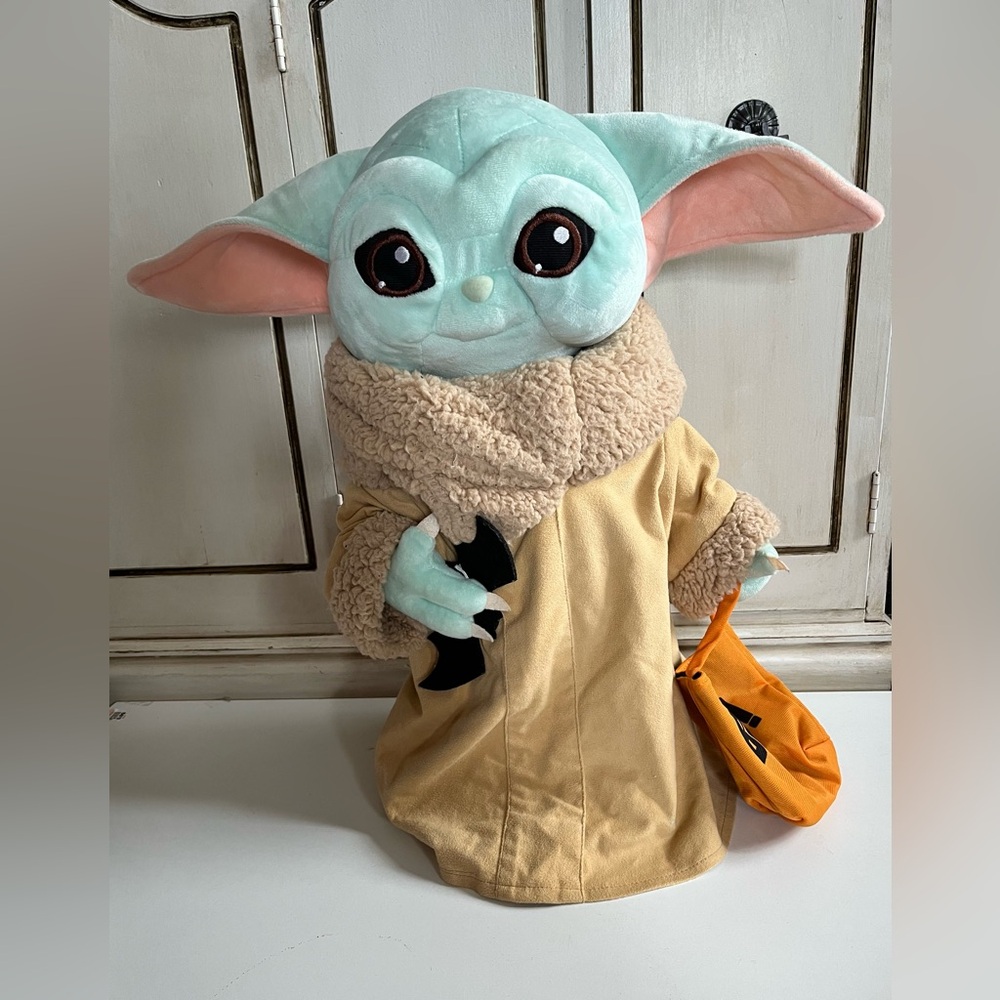 Star Wars Disney Mandalorian The Child Plush 19” Grogu Yoda Halloween Greeter